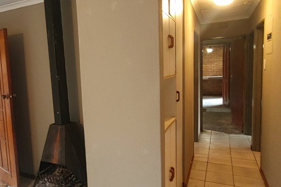 3 Bedroom Property for Sale in Brackenfell Central Western Cape